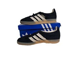 adidas gazelle silver green womens Hoka Women's Bondi (Wide) 9 Black-White / 9.5